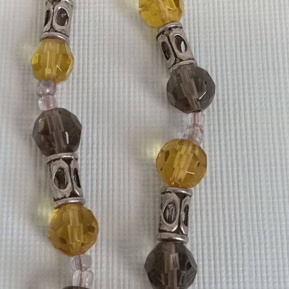 Vintage Gray & Yellow Transparent Beads with Metal Beads Single Strand Necklace - Picture 7 of 9